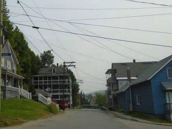 Exterior Neighborhood (street photo)