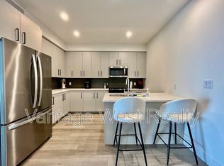 3434 McKinley Beach Dr #305, Kelowna, BC V1V0H3