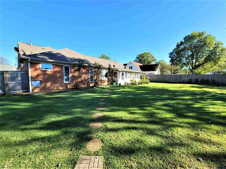 481 Autumn Trail Cv — Photo 19