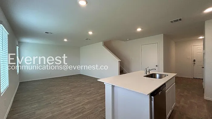 16043 Mahogany Way — Photo 3
