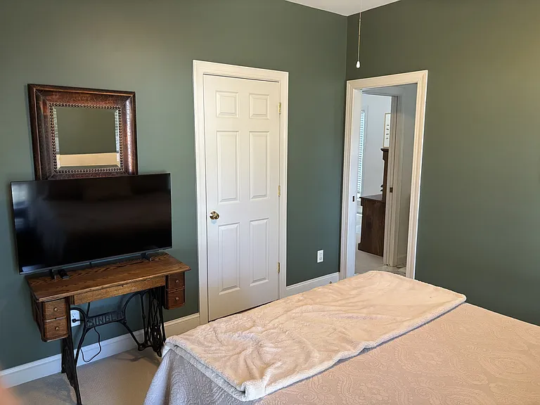 420 Lake Forest Dr SE — Photo 6