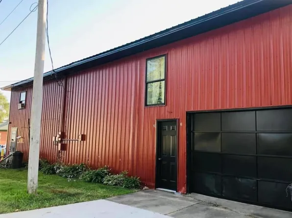 505 4th St, Delhi, IA 52223