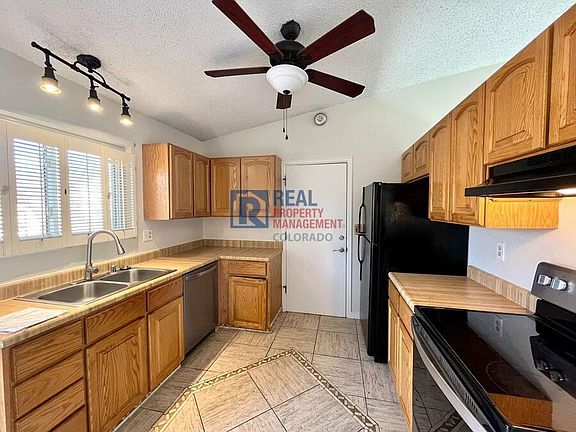 5th image of 5070 Montebello Pl