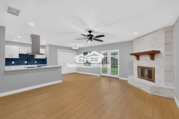 5306 Vincennes Ct — Photo 11