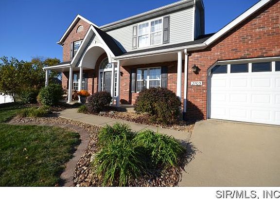 2nd image of 2705 Lakebridge Ct