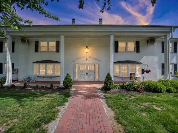 7 Meadowlawn Dr #7/7, Mentor, OH 44060