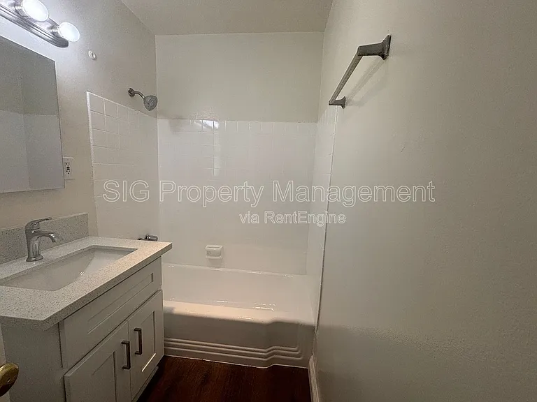 10424 Parr Ave #E — Photo 8