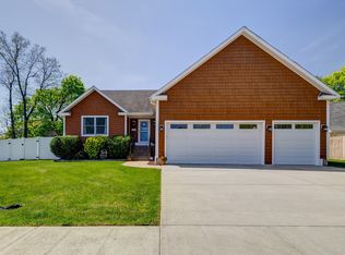 127 Killdeer Rd, Hamden, CT 06517