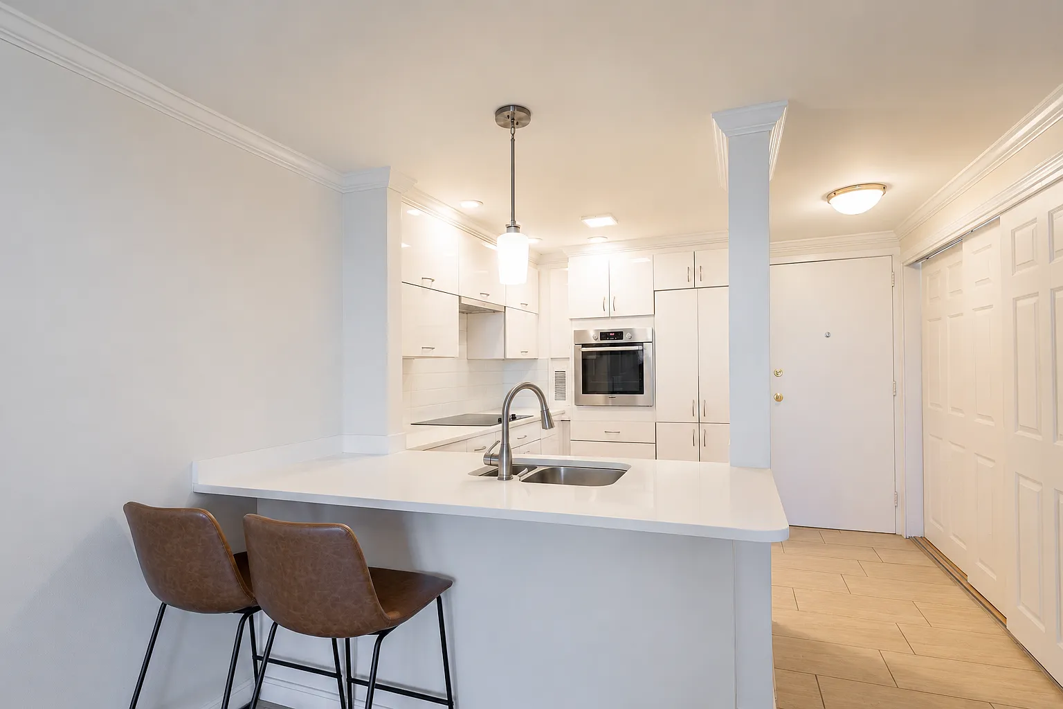 1 bed, 646 sqft, $3,200 — Photo 4