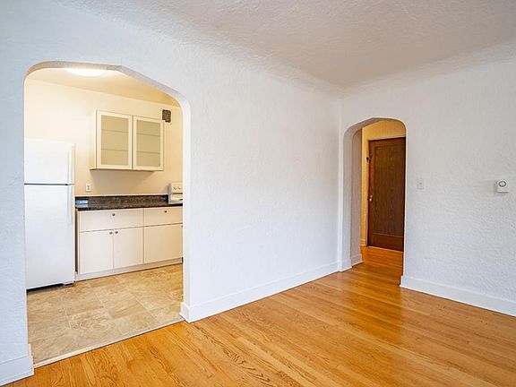 DeSoto Arms: 1BD/1BA