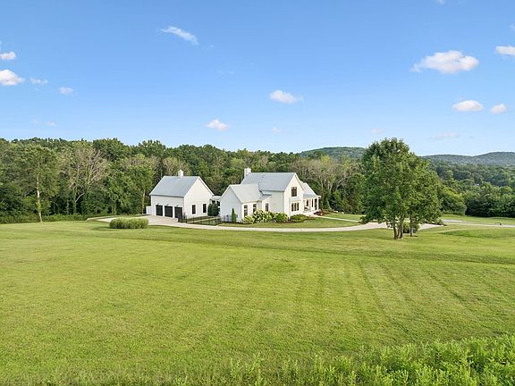 11th image of 2650 Finley Ridge Rd