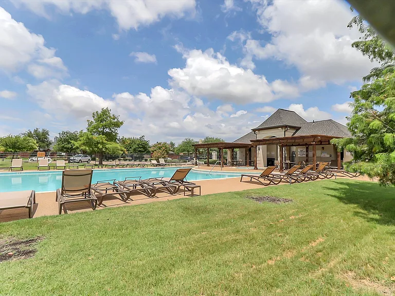 4154 Parterre Dr — Photo 33