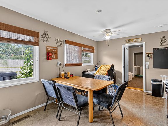 5th image of 40 West Ct