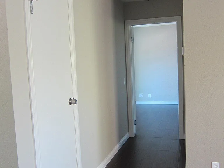 488 N Michigan Ave #1 — Photo 17