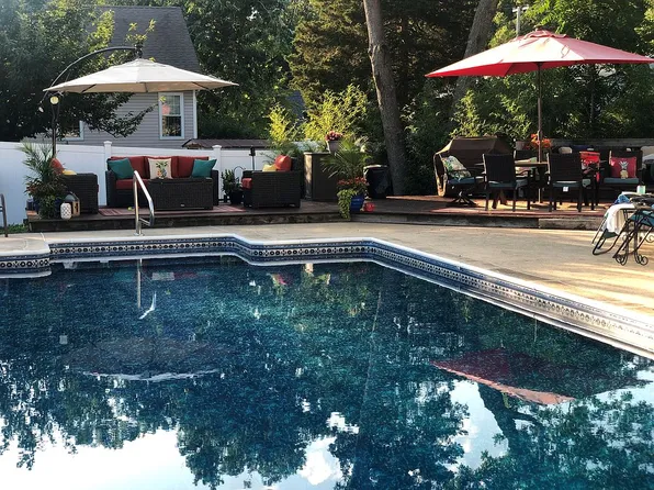 600 Leeward Ave, Beachwood, NJ 08722