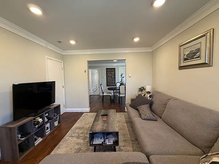 13-15 Pennsylvania Ave #2 — Photo 2
