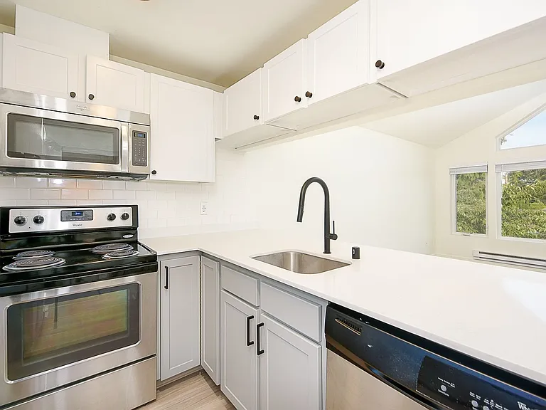 Northlink Apartments — Photo 76