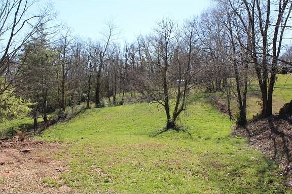 3rd image of 334 Sunrise Dr