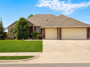 106 Southpointe Ave, Tuttle, OK 73089