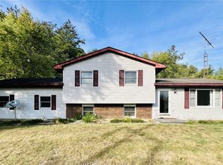 6443 Bloomfield Rd, Cambridge, OH 43725