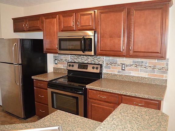3rd image of 3217 S Senseney Cir