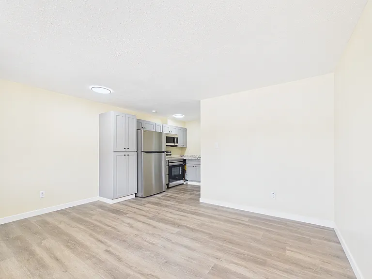 14900 Union Ave SW #1 — Photo 4