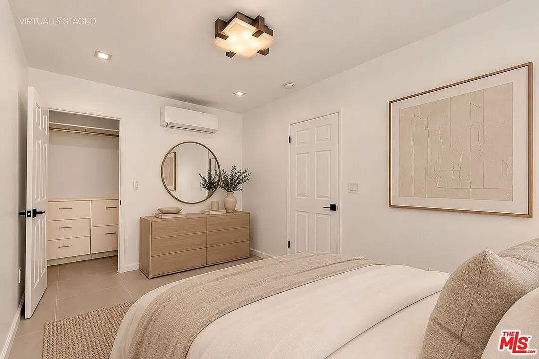 2 bed, 1.0 bath, 900 sqft, $6,995 — Photo 4