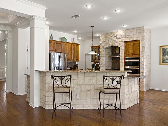 5th image of 214 Park Place Dr