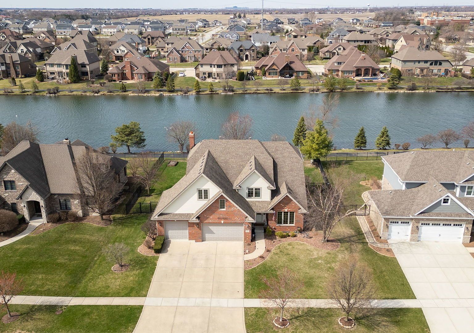 2067 Edgeview Dr, New Lenox, IL 60451 | MLS #12592856 | Zillow
