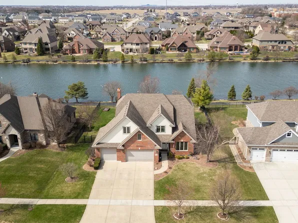 2067 Edgeview Dr, New Lenox, IL 60451