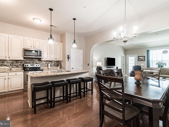 2nd image of 110 Dandridge Ct #204