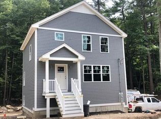 77 Coburn Rd, Tyngsboro, MA 01879