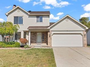 25413 Mary St, Chesterfield, MI