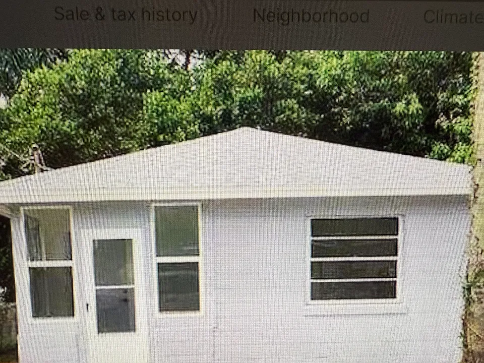 1814 E Emma St