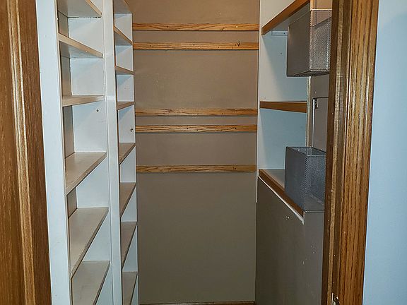 10 24th St SW - Minot House for rent - IPM Rentals (10)_09112019