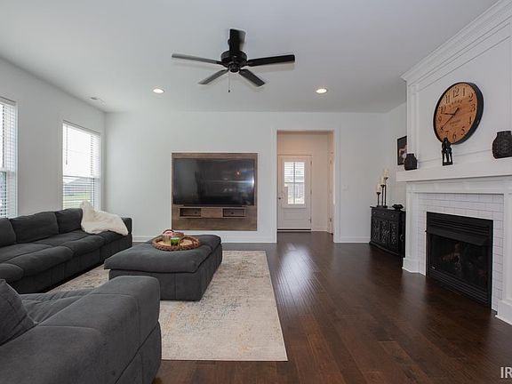 5th image of 5502 Belmont Dr