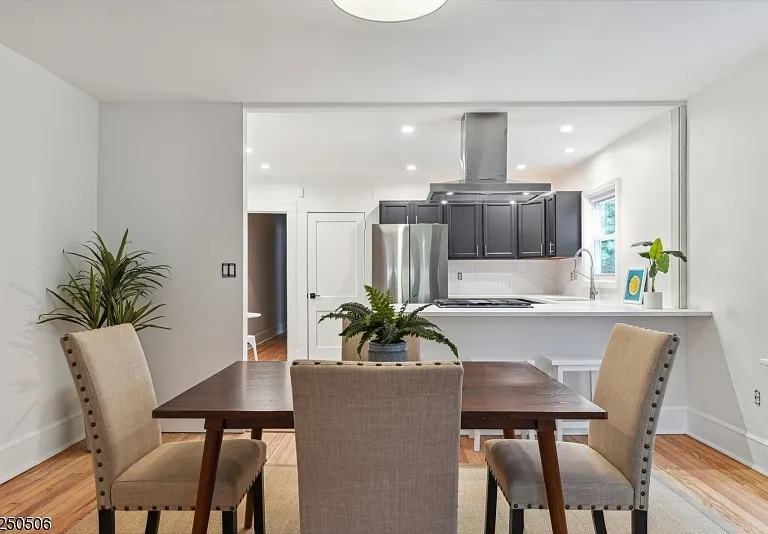 21 Central Ave #1R — Photo 6