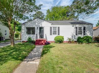 14 Wellington Dr, Hampton, VA 23666