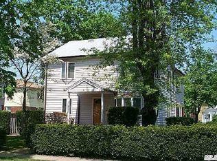 5 Cambridge Ave, Port Washington, NY 11050