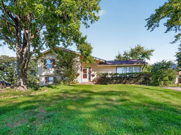 1737 19th Pl, West Des Moines, IA 50265