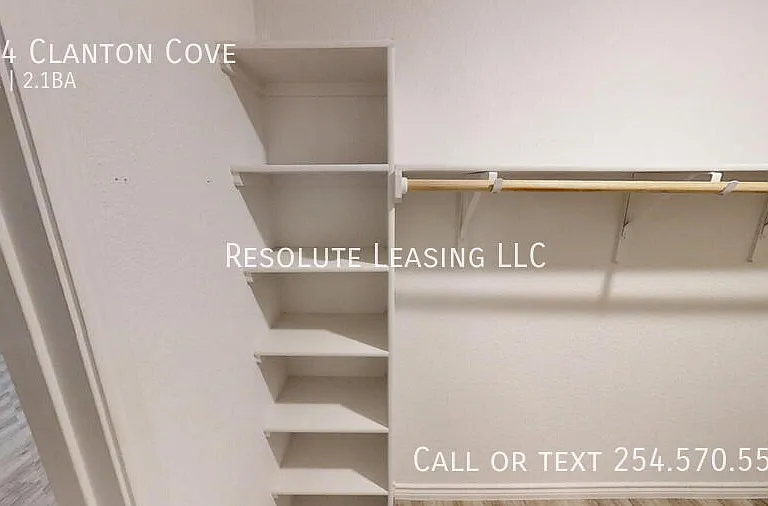 904 Clanton Cv — Photo 14