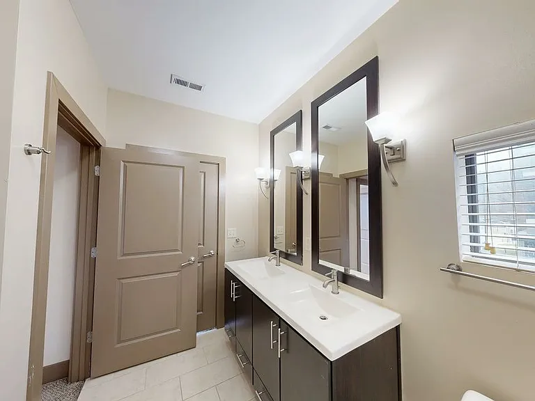 Latitude at Deerfield Crossing — Photo 65