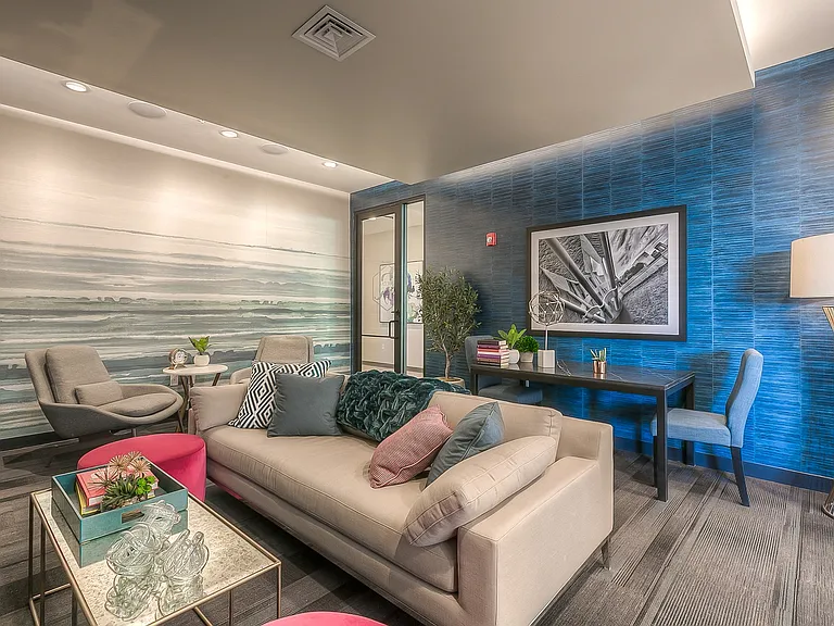The Royale at CityPlace — Photo 36