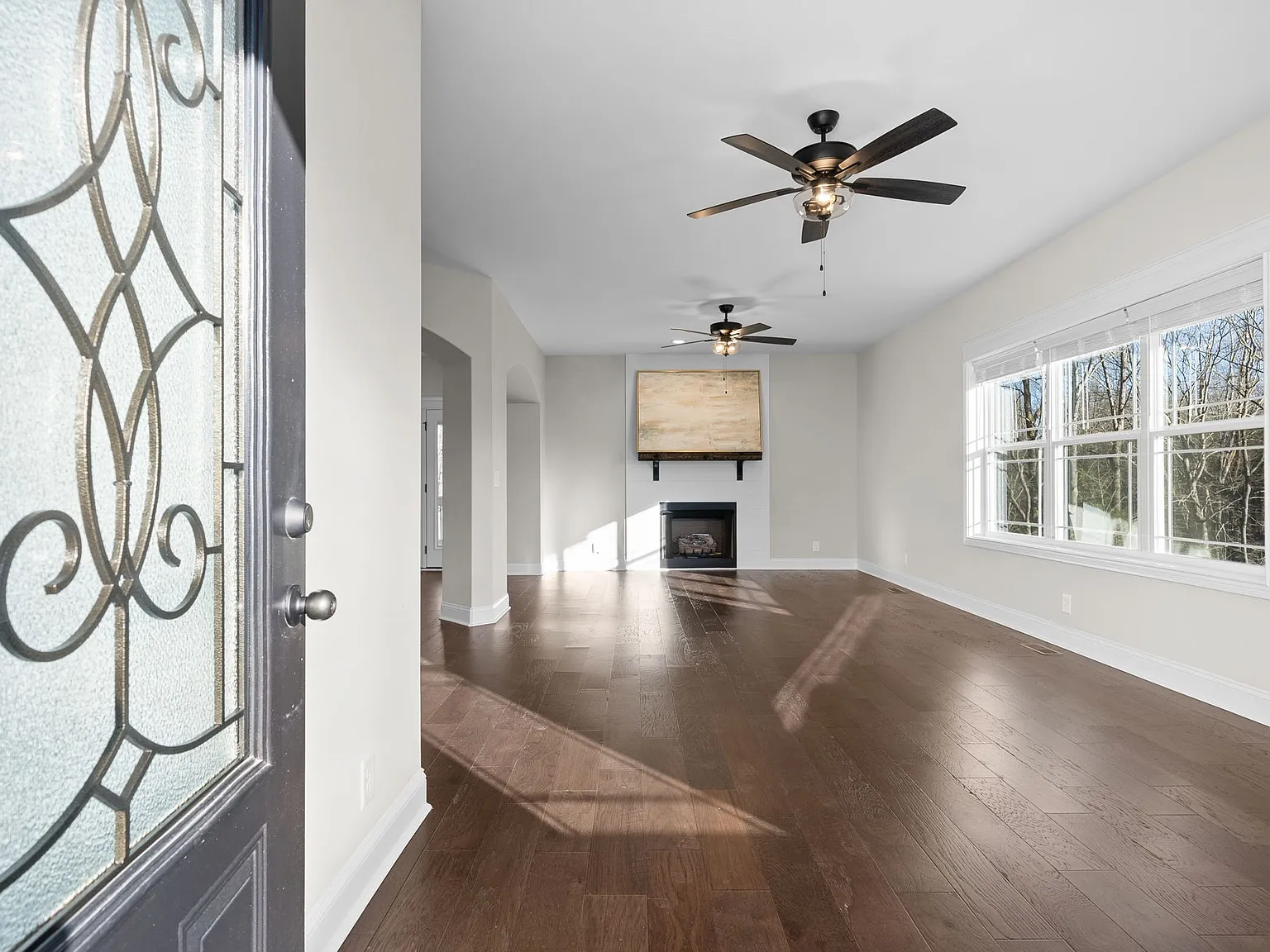 4 bed, 2.5 bath, 2263 sqft, $2,500 — Photo 3