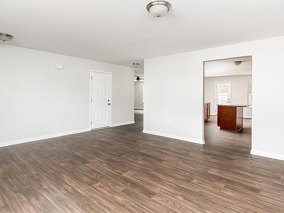 4th image of 2568 Crosland Hill Dr