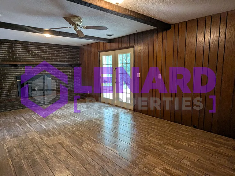 1004 E Auburn Pl — Photo 9