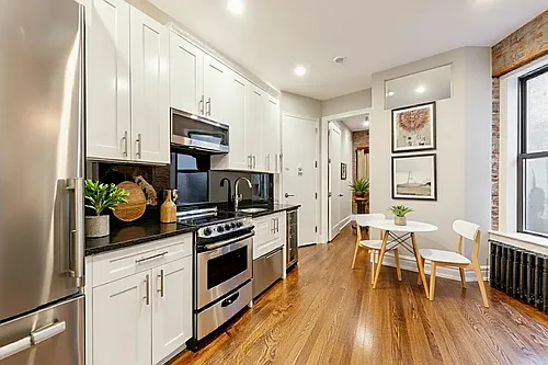 119 Christopher St #3 Photo 1