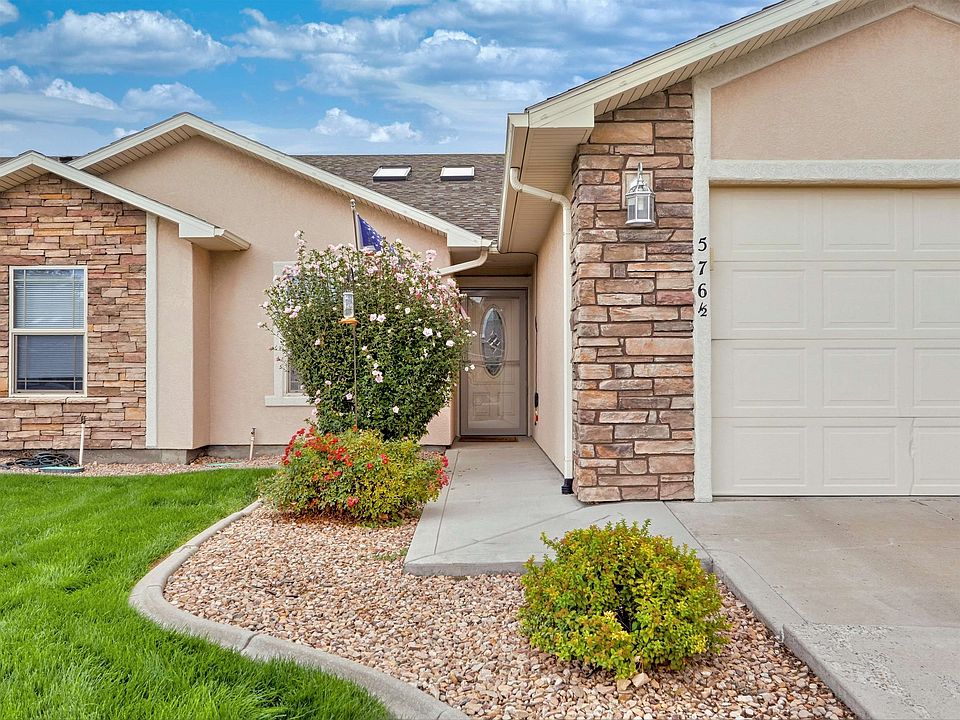 1st image of 576 1/2 Belhaven Way