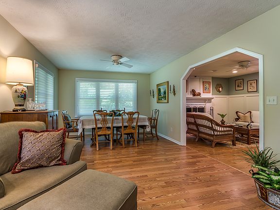 5th image of 105 Muirfield Ct