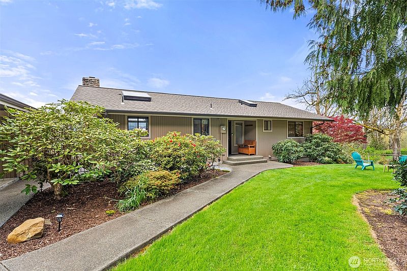 5th image of 213 Bowen Road